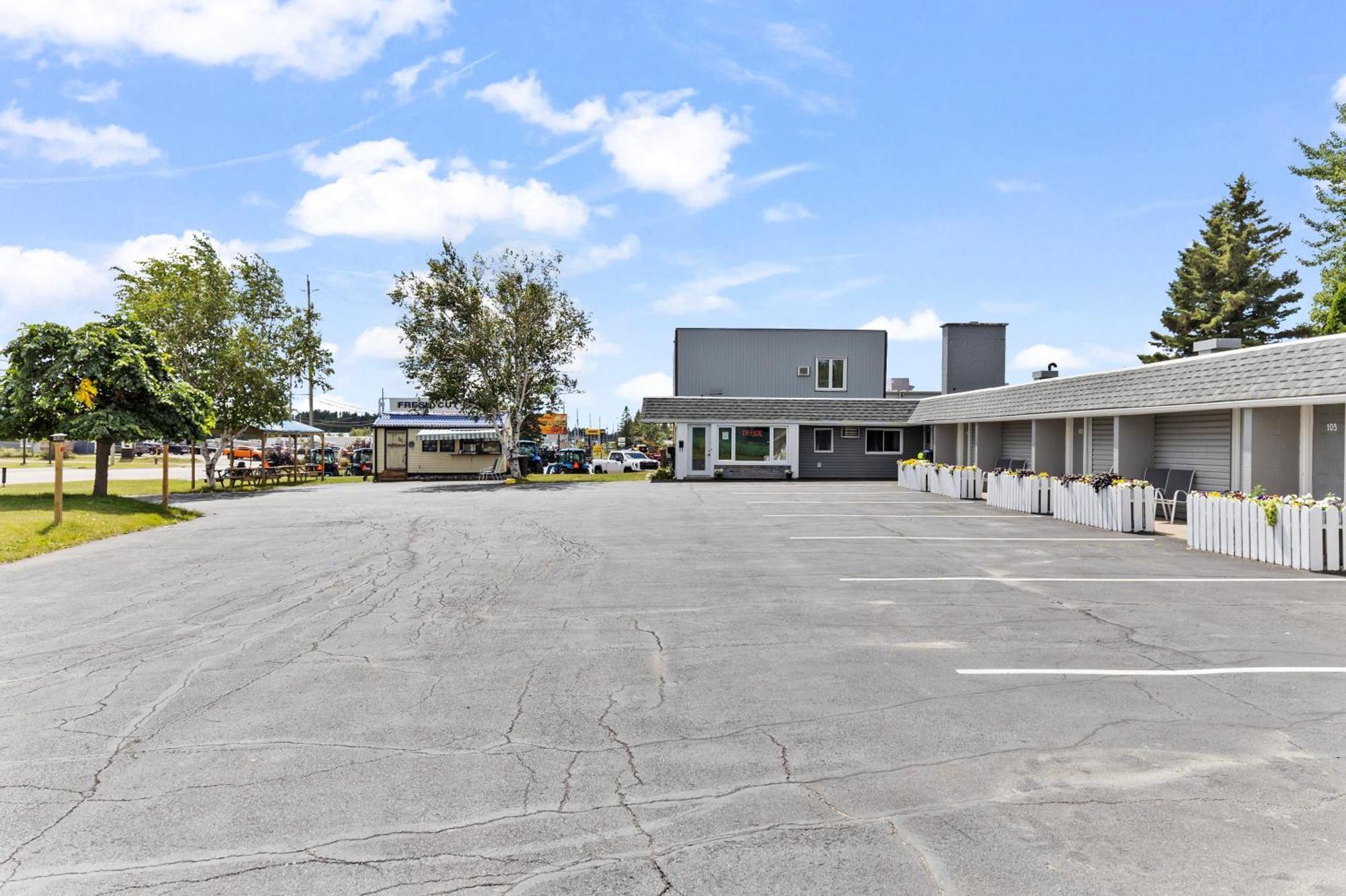 Ambassador Motel Sault Ste. Marie Zewnętrze zdjęcie